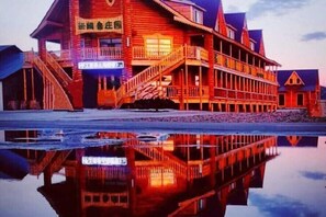 Exterior - Mikuolu Manor (Ergun)