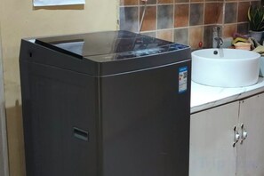 Private kitchen - Residential quarters in Yinqi mountain, Qingdao (Qingdao)