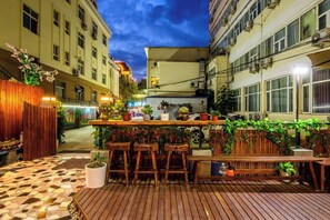 Outdoor dining - Residential quarters in Yinqi mountain, Qingdao (Qingdao)