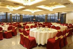 Restaurant - Yingdong Resort (Shanghai)