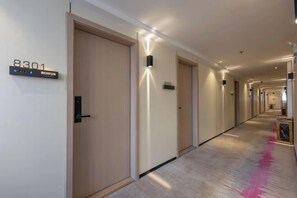 Interior - BONUS Hotel Panyu Wildlife Park World,Dashi Subway Station (Guangzhou)