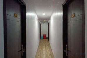 Unclassified image, 4 of 13, button - chezhan hotel (Shanghai)