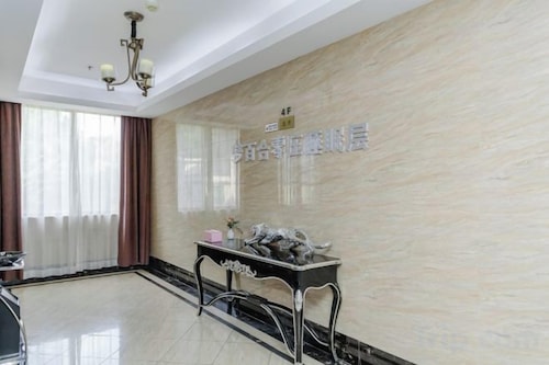 Golden Hotel