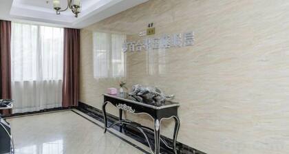 Golden Hotel