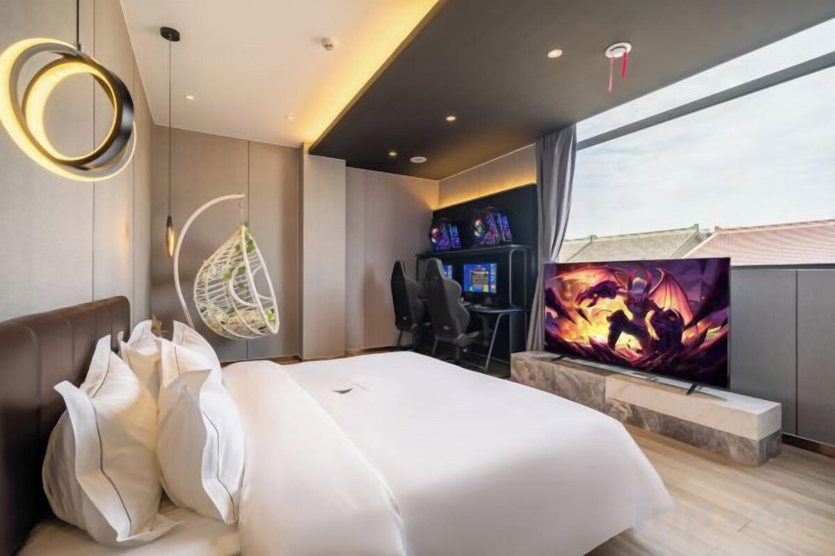 Gaming Dual Computer Double Bed Room [ Internet Cafe Diamond Privileges + Premium Accelerator] + Tencent Video Privileges