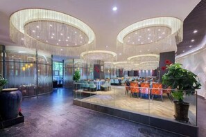 Restaurant - Holiday Inn Yining Enjoy· Yi Banana Leaf (Yining Airport Branch) (Yining)