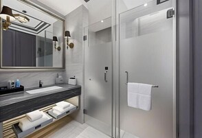 Cribs/infant beds