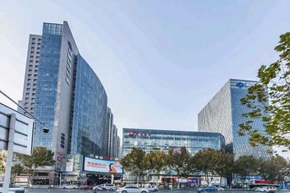 Exterior - Guomao Holiday Apartment Hotel (Zhengzhou)