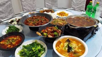 อาหารและเครื่องดื่ม