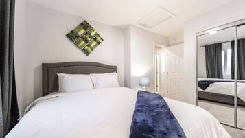 3 makuuhuonetta, silitysrauta/-lauta, Wi-Fi, vuodevaatteet