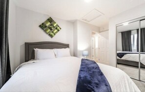 3 chambres, fer et planche à repasser, Wi-Fi, draps fournis