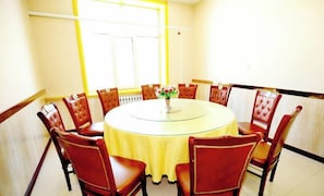Dining - Moerdaoga Yunhai Hotel (Ergun)