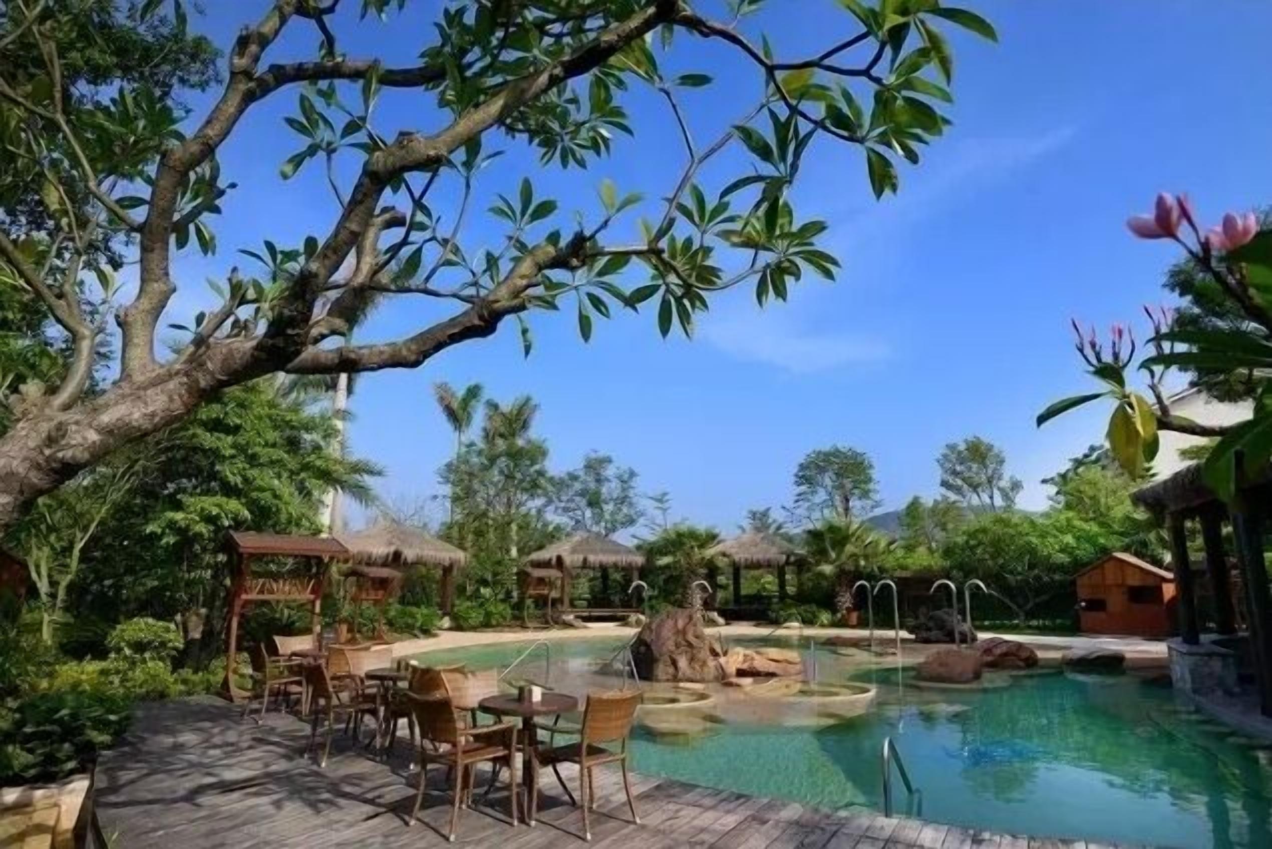 Kolam renang outdoor