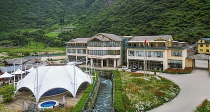 Solang Lanjing Hotel