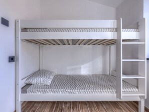 3 bedrooms, internet