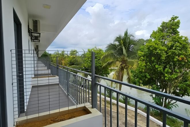 تجهيزات عازلة للصوت