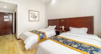Jingxuanlou Hotel(near the great wall)