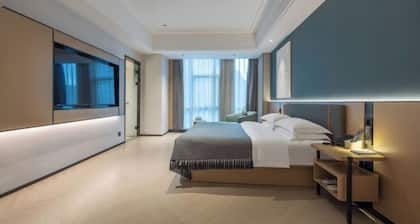 Pulun Hotel (Shaoxing Didang Shimao Plaza)
