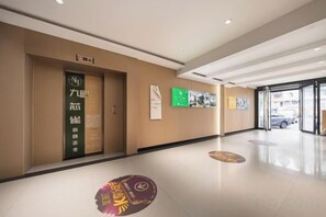 Unclassified image, 4 of 15, button - Orangewood Hotel (Shanghai Pengpu Xincun Subway Station) (Shanghai)