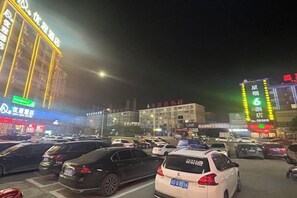 موقف سيارات