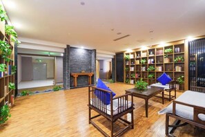 Unclassified image, 4 of 44, button - Riyue Lake Culture Hotel (Shangqiu)