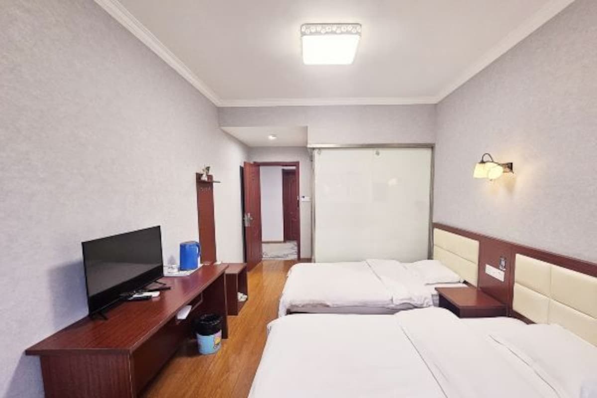 Business Standard Room