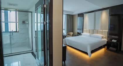 Yangjiang Gangwan Holiday Hotel