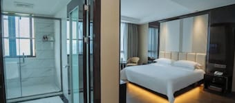 Yangjiang Gangwan Holiday Hotel