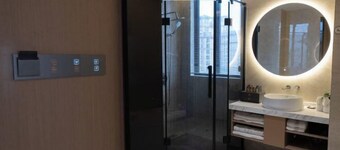 Yangjiang Gangwan Holiday Hotel