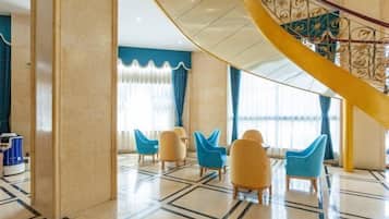 المنشأة من الداخل