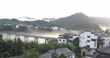 Jixian Taohuajie Holiday Homestay