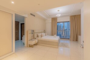 3 bedrooms, iron/ironing board, WiFi, bed sheets - Premium 3BR+M | Free Desert Safari Offer (Dubai)