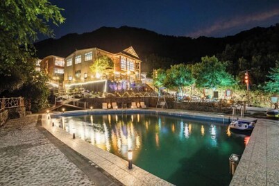 Queen's Mountain Oxygen Heart Valley Mountain Resort