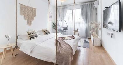 Banxia Inn (Hengdian Mingqing West Road)