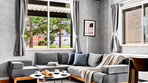 Comfort Villa | Living room | Flat-screen TV - THE GRACIOUS (Sapporo)