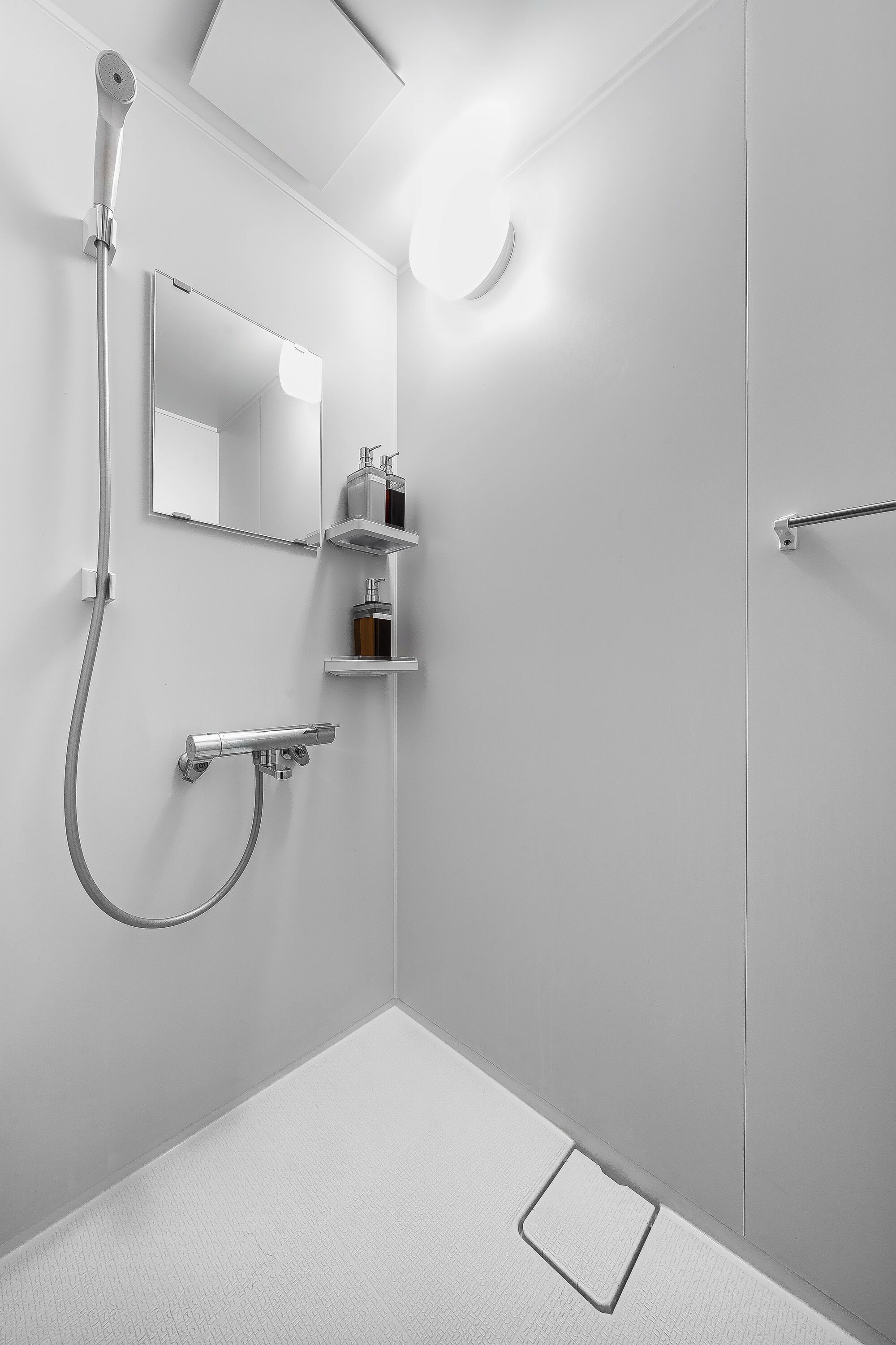 Comfort Villa | Bathroom | Hair dryer, slippers, bidet, towels