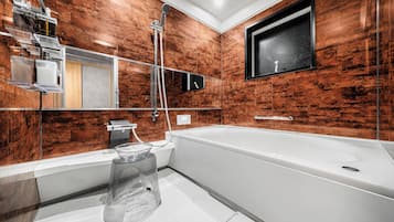 Comfort Villa | Bathroom | Hair dryer, slippers, bidet, towels