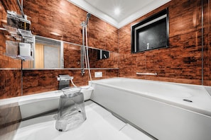 Comfort Villa | Bathroom | Hair dryer, slippers, bidet, towels