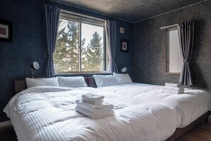 4 bedrooms, desk, iron/ironing board, free WiFi - THE GRACIOUS (Sapporo)