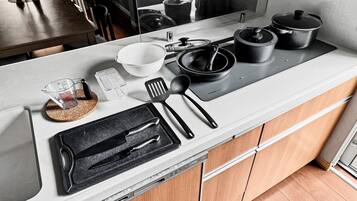 Comfort Villa | Private kitchen | Fridge, microwave, stovetop, dishwasher