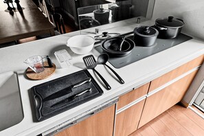 Comfort Villa | Private kitchen - THE GRACIOUS (Sapporo)