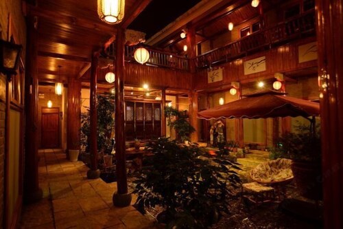 Huayutang Renwen Inn