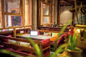 Interior - Huayutang Renwen Inn (Luoping)