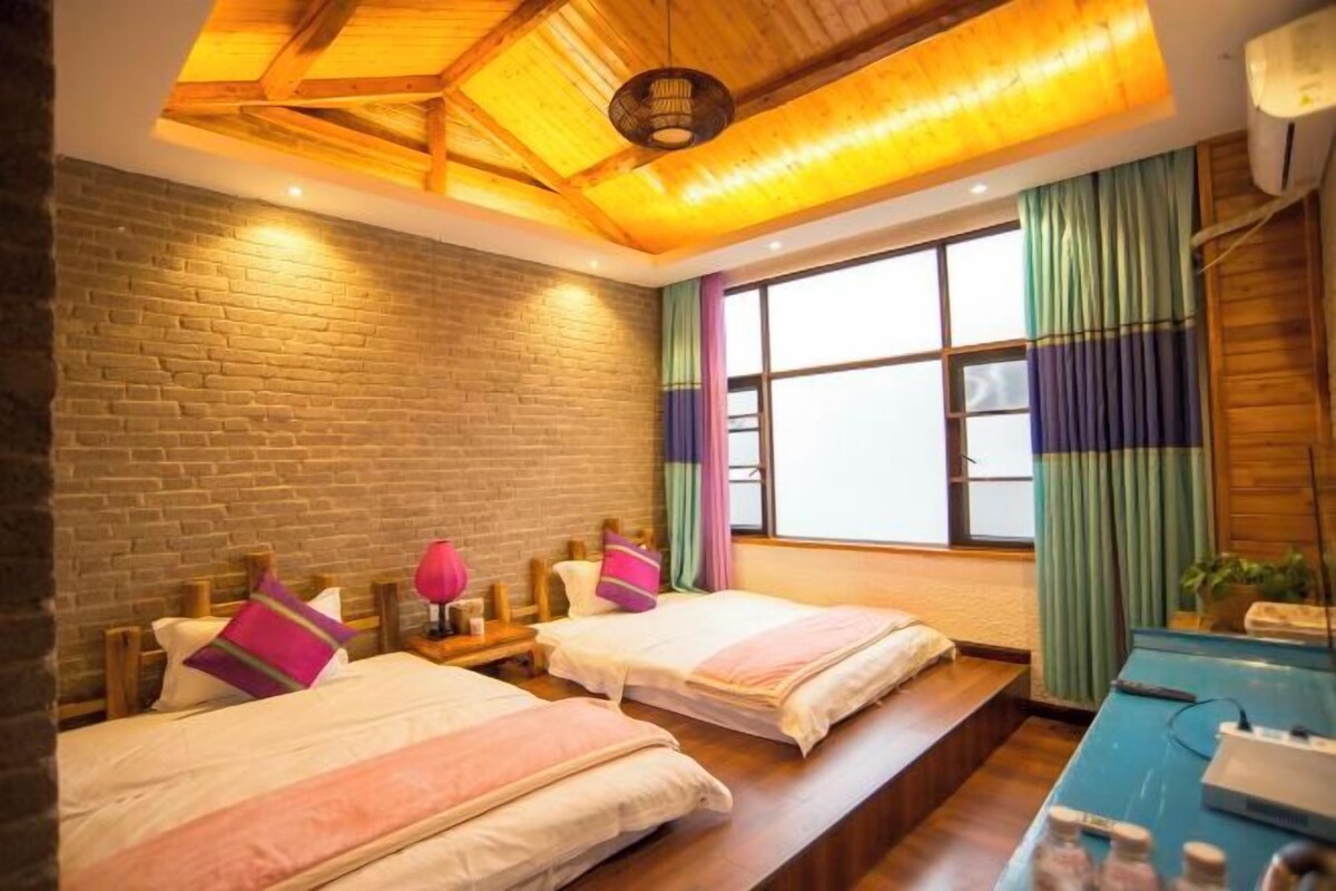 Observation Tatami Twin Room (with Public Laundry Room Provided)