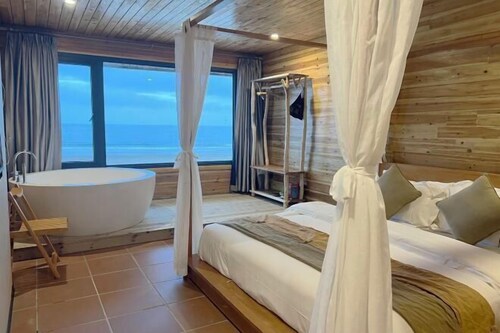 Shenzhen-Shantou Special Cooperation Zone Nanfangao Fishing Port Resort