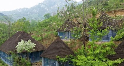 Monkey Mountain Villa Hotel