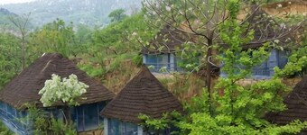 Monkey Mountain Villa Hotel