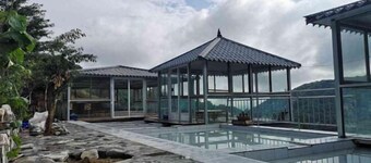 Monkey Mountain Villa Hotel