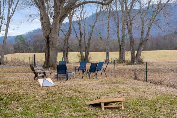 Property grounds - Mountain View River Retreat (Benton)