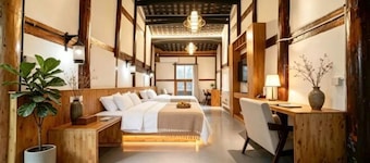 Qinjia Courtyard
